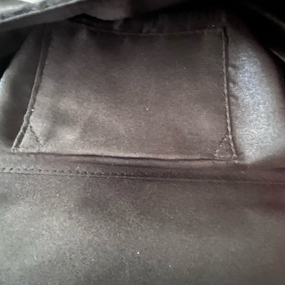 Chain purse with black/red flower made in china - Picture 6 of 7